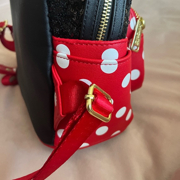 SOLD Minnie Mouse Sequin Disney Loungefly Backpack ❤️☁️✨ - Picture 8 of 12